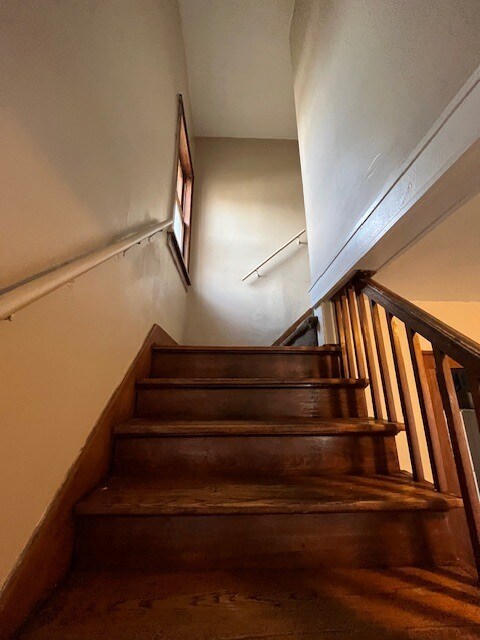 Building Photo - 1210 N Johnson St