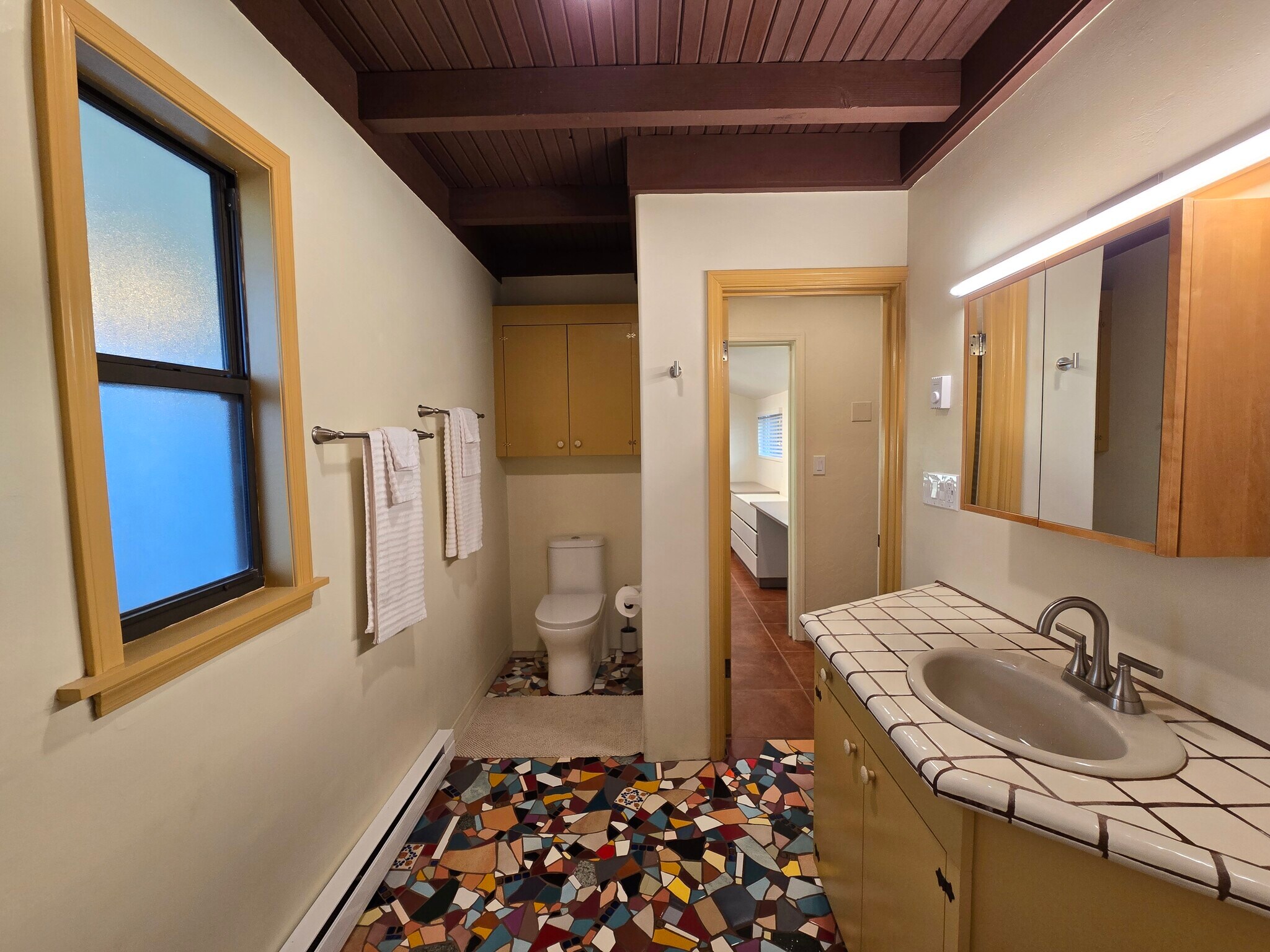 Building Photo - 619 N Jerrie Ave