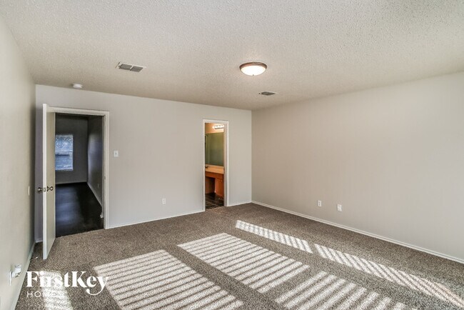 Building Photo - 5293 Chessie Cir