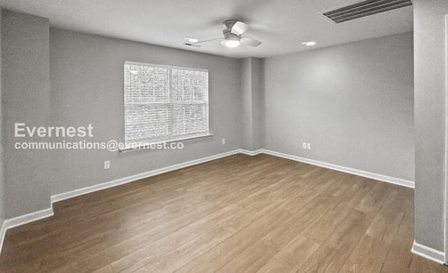 Building Photo - 4800 Inglewood Ct SE