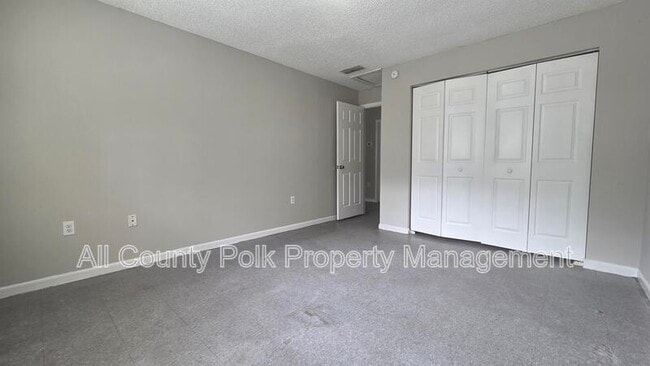 Building Photo - 2936-2938 8 Iron Dr