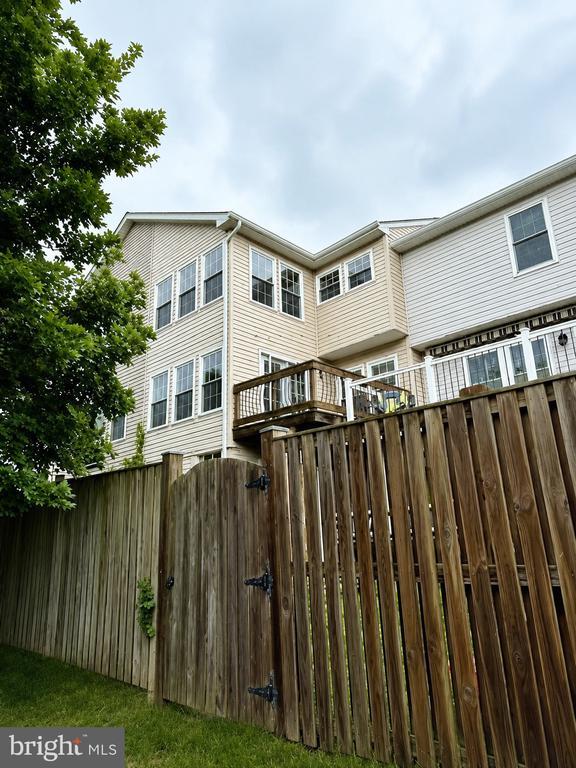 Building Photo - 20 Dunlap Dr