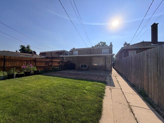 Building Photo - 3507 S 53rd Ave