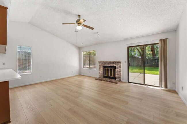 Building Photo - 101 Claim Ct