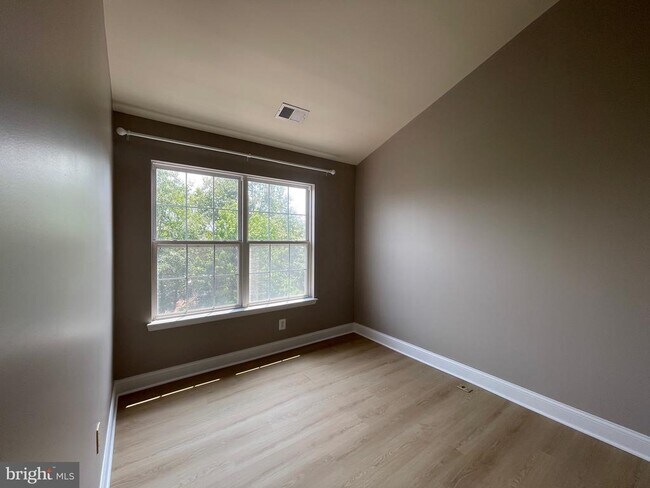 Building Photo - 23429 Clarksridge Rd