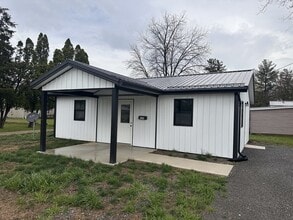 Building Photo - 330 Davis St