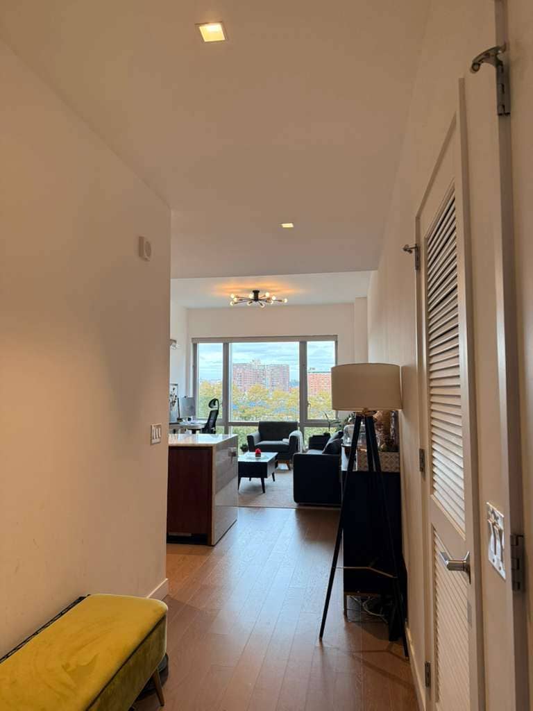 Building Photo - 75 Park Ln S