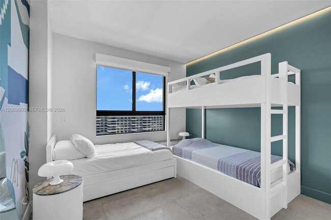 Building Photo - 251 Crandon Blvd