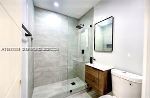 Building Photo - 1615 NE 9th St