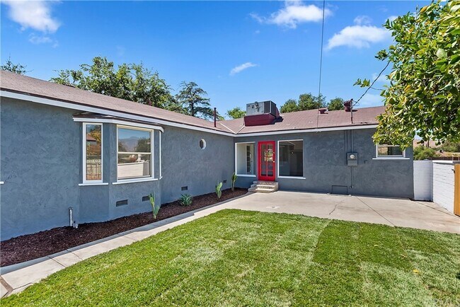 Building Photo - 3495 N Sierra Way