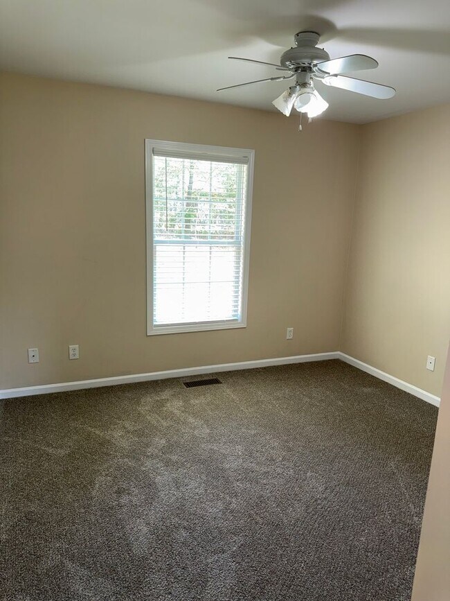 Building Photo - Newly Renovated 3-bedroom, 2 Bath Home with 1 Acre Lot!