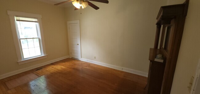 Building Photo - 446 Brightwood Ave