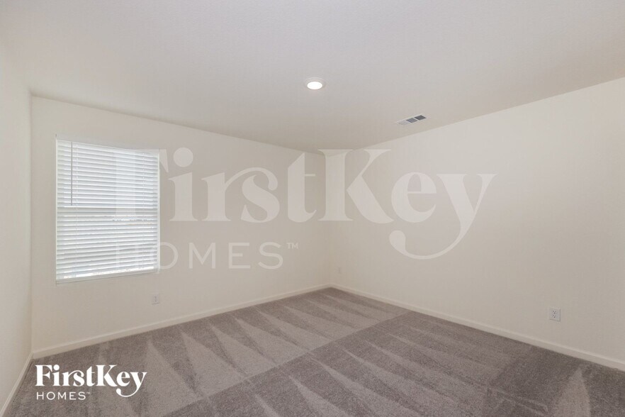 Building Photo - 1840 Sandlin Dr