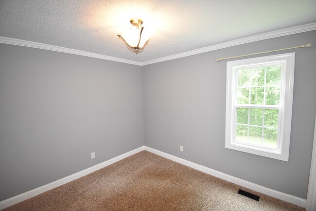 Building Photo - Coming Soon~ 3 Bedroom and 2 Bath- Great Outdoor Space (Pets Negotiable)