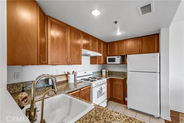 Building Photo - 580 W Main St