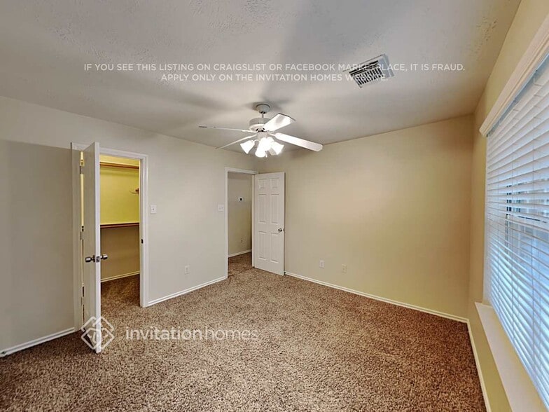 Building Photo - 410 Sun River Ln