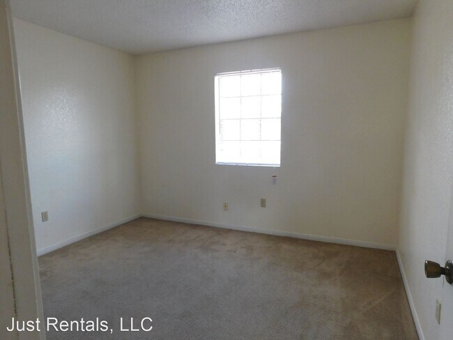 Building Photo - 306 North Dr