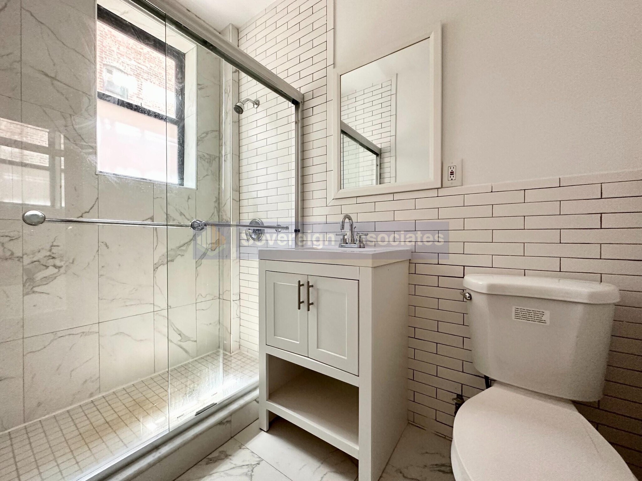 Building Photo - 45 Tiemann Pl