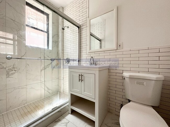 Building Photo - 45 Tiemann Pl