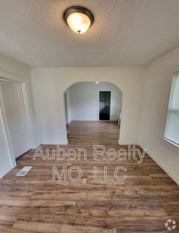 Building Photo - 4346 Montgall Ave