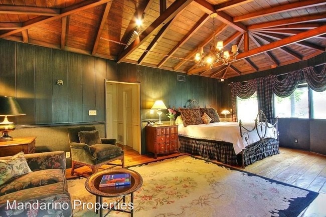 Building Photo - 4395 Via Esperanza