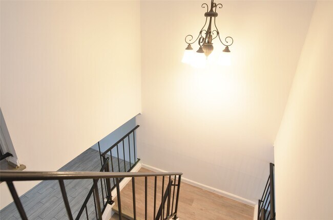 Building Photo - 2372 Triway Ln