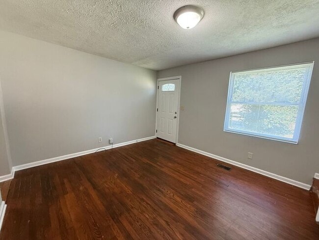 Building Photo - East Nashville / Inglewood 3 Bedroom / 1 B...