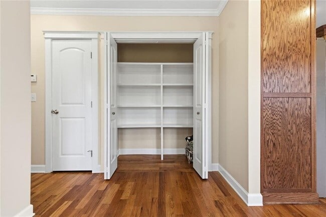 Building Photo - 1241 Park Blvd