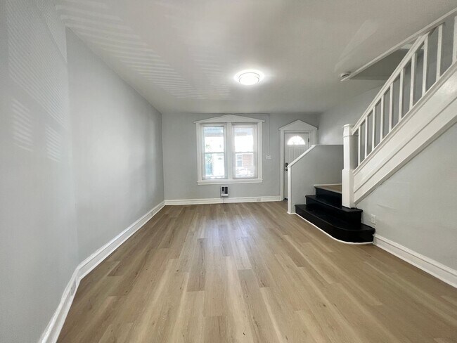 Building Photo - 3b/1.5b House Section 8 only.