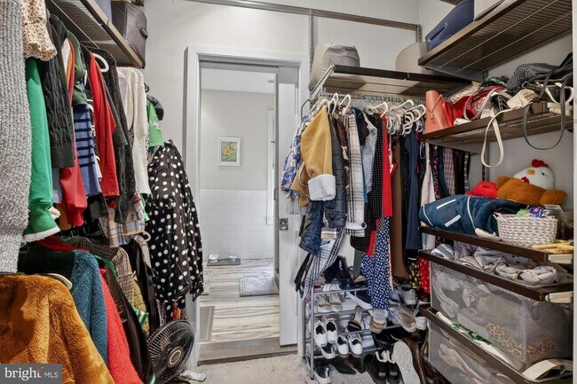 Building Photo - 2322 Poplar St