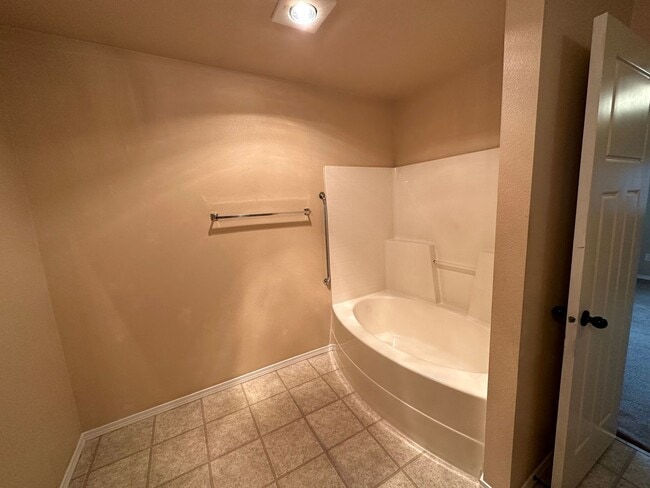 Building Photo - 4284 Sweet Rd