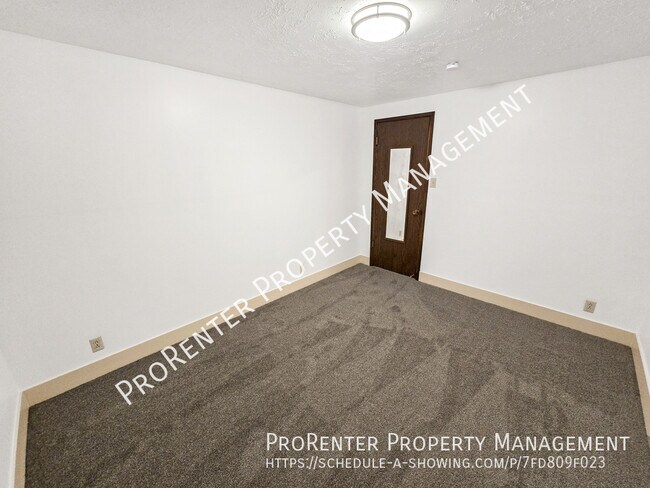 Building Photo - 1280 N 325 E