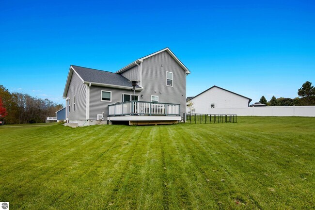 Building Photo - 4712 Owl View Dr