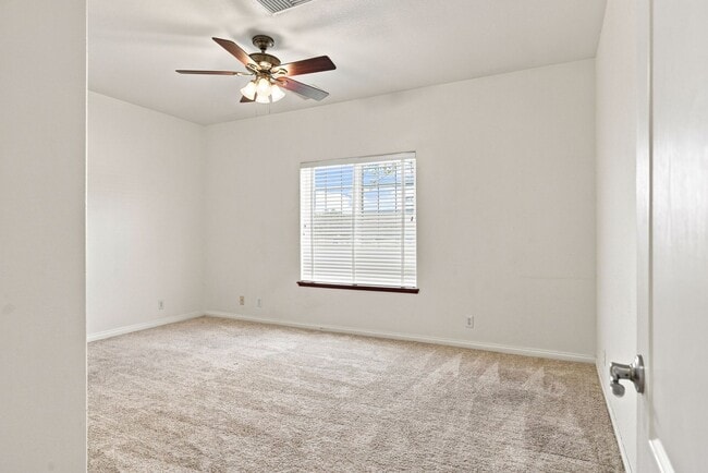 Building Photo - 1112 N Cynthia Ct