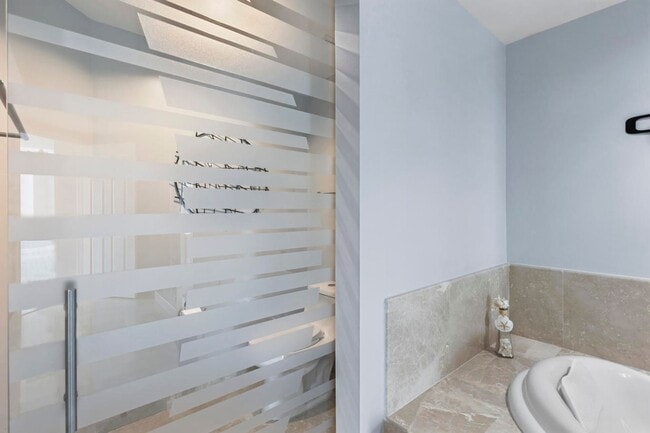 Building Photo - 2/2 in Marina Grande