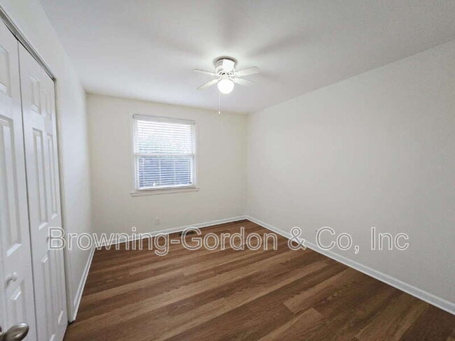 Building Photo - 241 Bonnacroft Dr