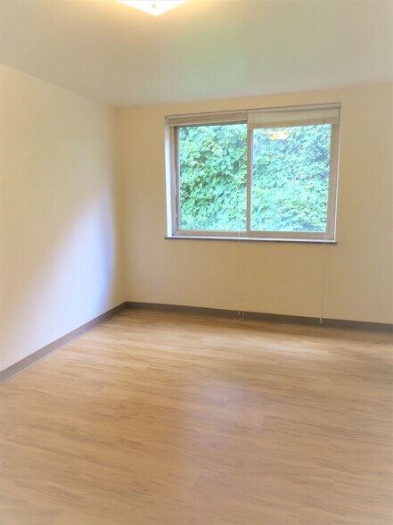 Building Photo - 5712 Phillips Ave