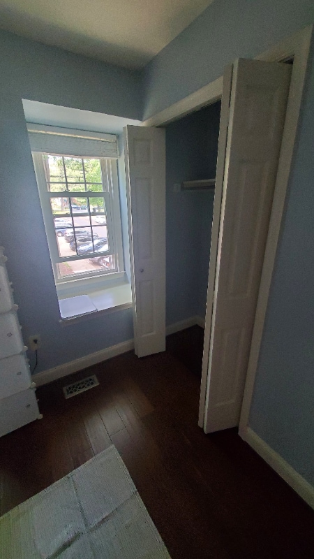 Building Photo - 4847 Carriagepark Rd