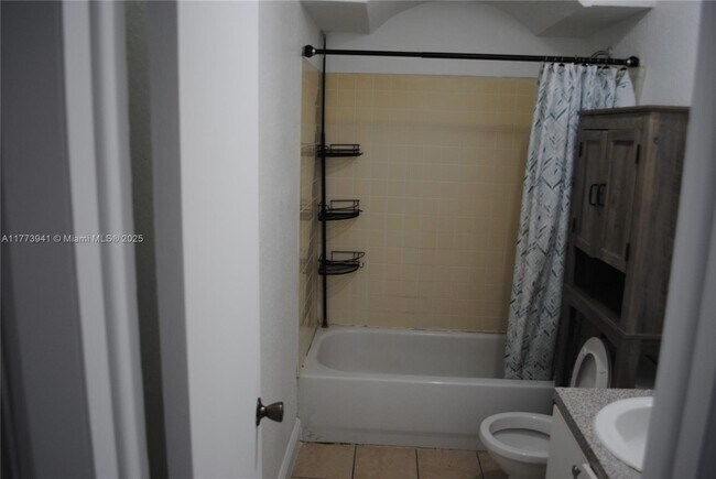 Building Photo - 17255 SW 95th Ave