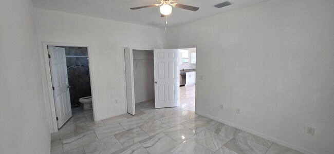 Building Photo - GREAT SW LEHIGH LOCATION-THREE BEDROOM -2 BATH-MOVE IN READY