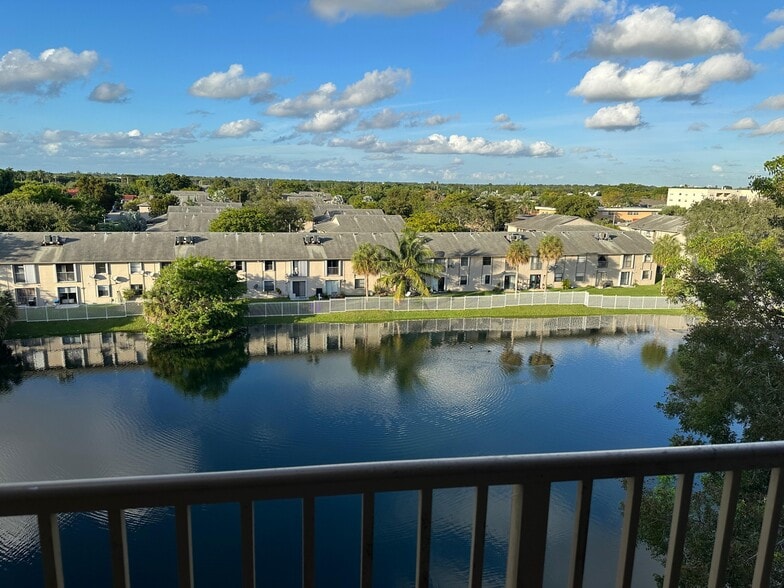 Building Photo - 15231 SW 80th St