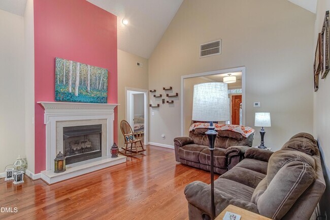 Building Photo - 6240 Hilbert Ridge Dr