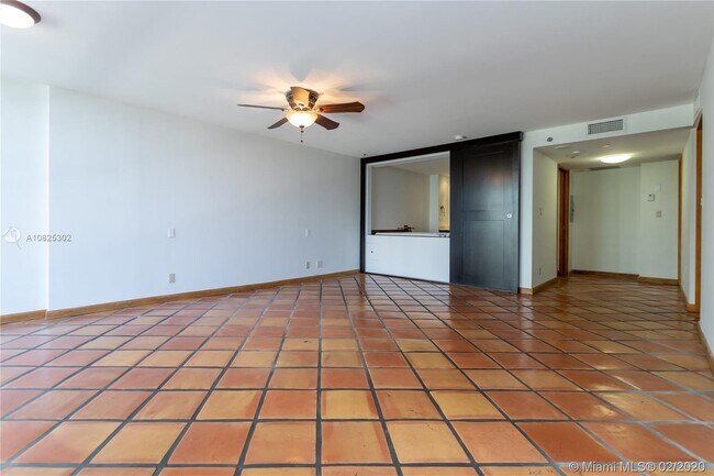 Building Photo - 1925 Brickell Ave