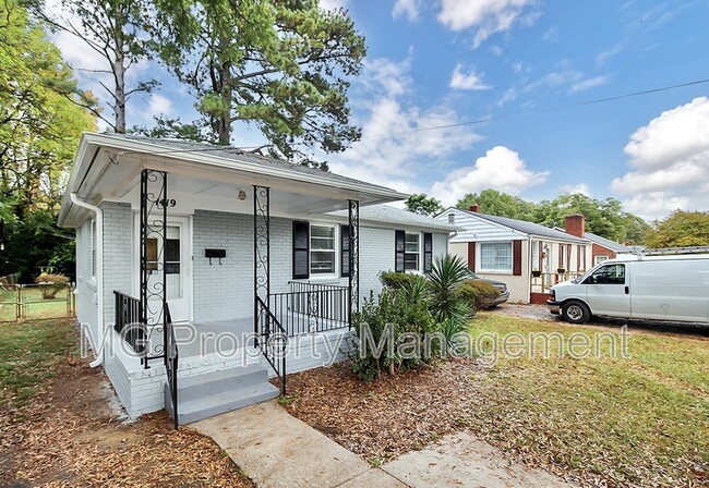 Building Photo - 1419 Herrin Ave