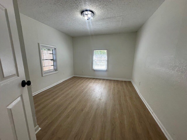 Building Photo - Renovated 3 Bedroom Home Near Riverside And Avondale