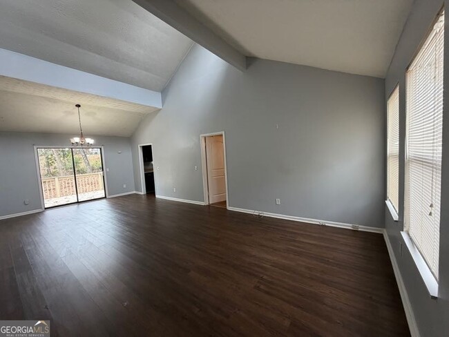 Building Photo - 804 Emerald Forest Cir SW