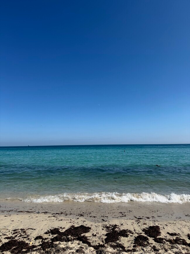 Building Photo - 345 Ocean Dr