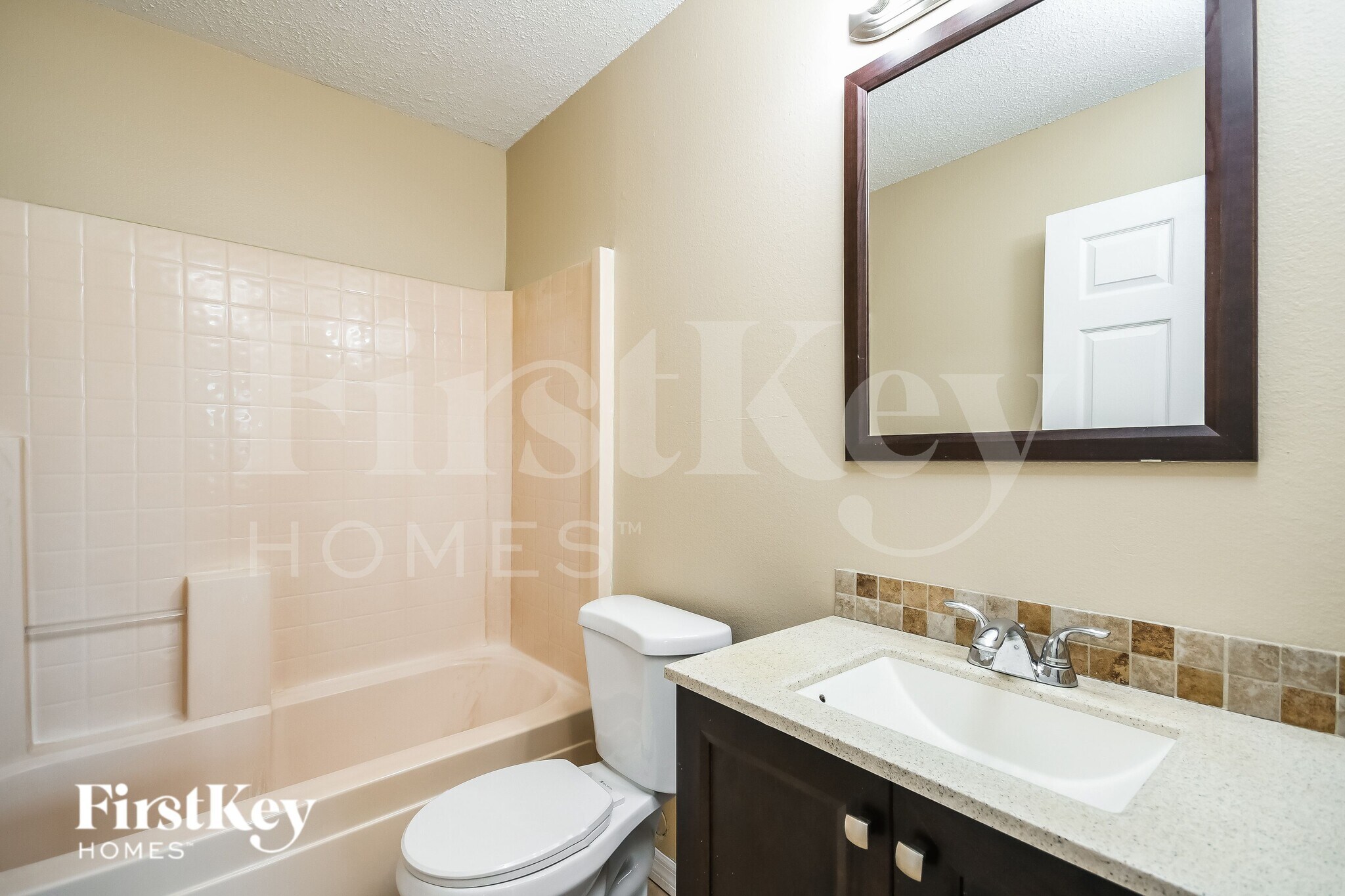 Building Photo - 714 Camel Ct