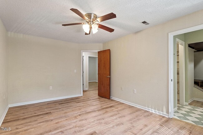 Building Photo - 7820 Falcon Rest Cir