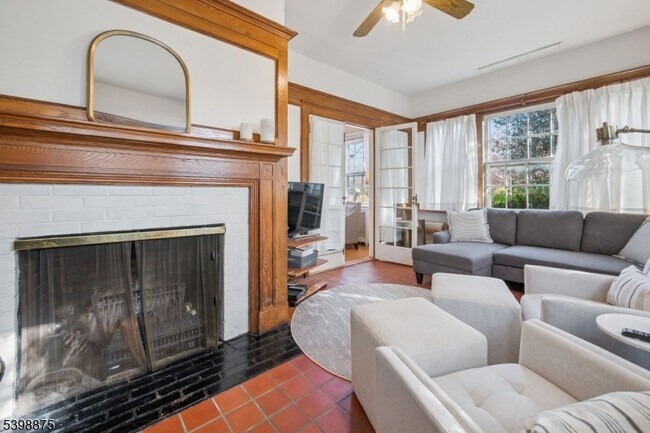 Building Photo - 258 Ridgewood Ave